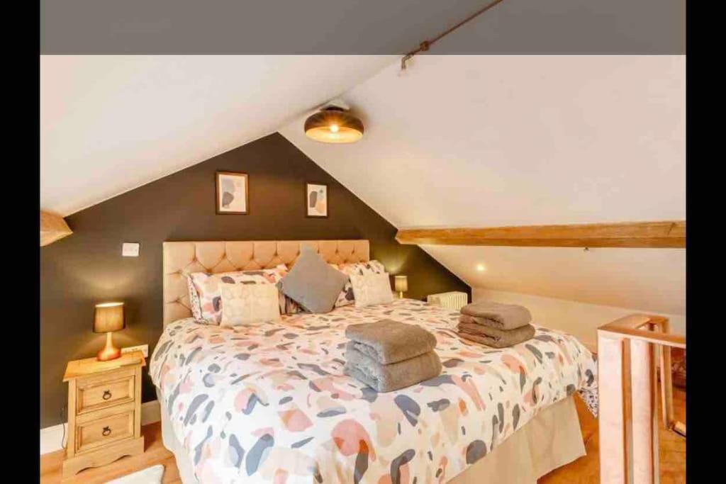 Tank Barn At Brook House, Nestled In The Welsh Hills, A Delightful Retreat Villa Уелшпул Екстериор снимка